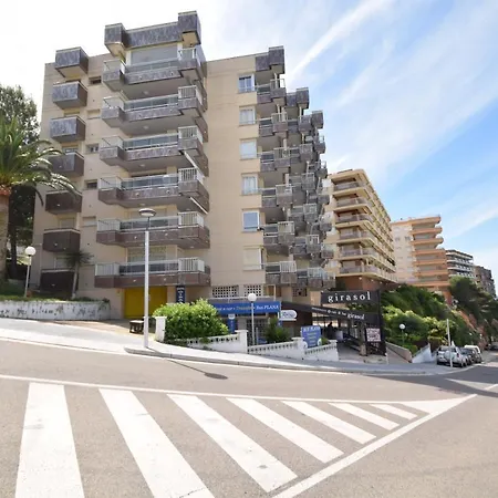 Gicd Gavina Beachfront Apartment